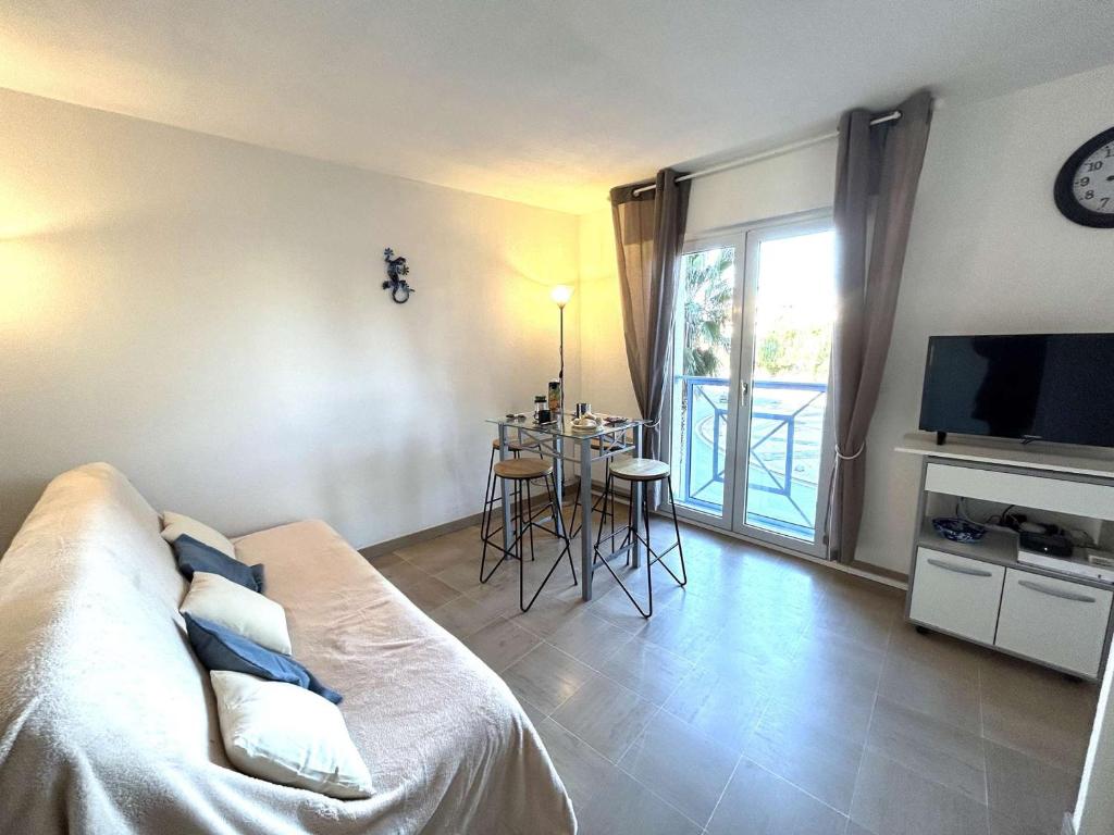 Studio cabine 2 pers à Port Fréjus, proche plage, internet inclus - FR-1-226A-168 - 2