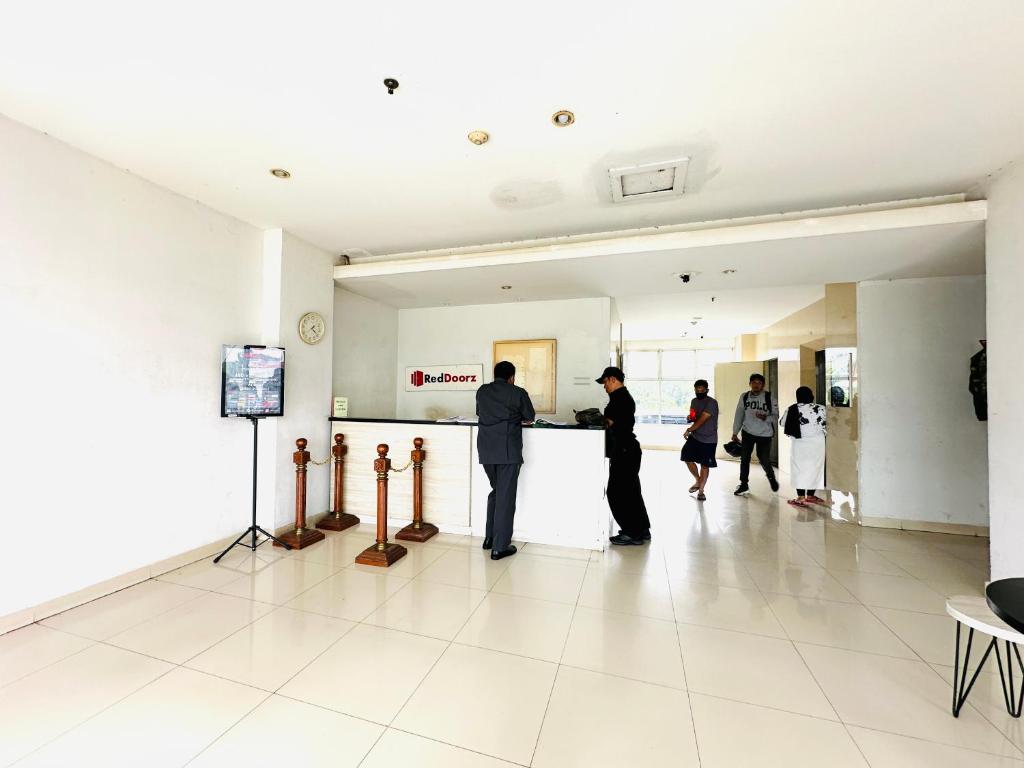 Lobby, RedLiving Apartment @ Dramaga Tower by Liana Room in Bogor