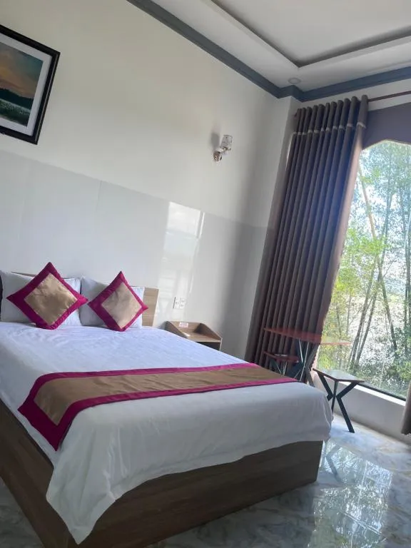 Lak village, hotel in Lien Son