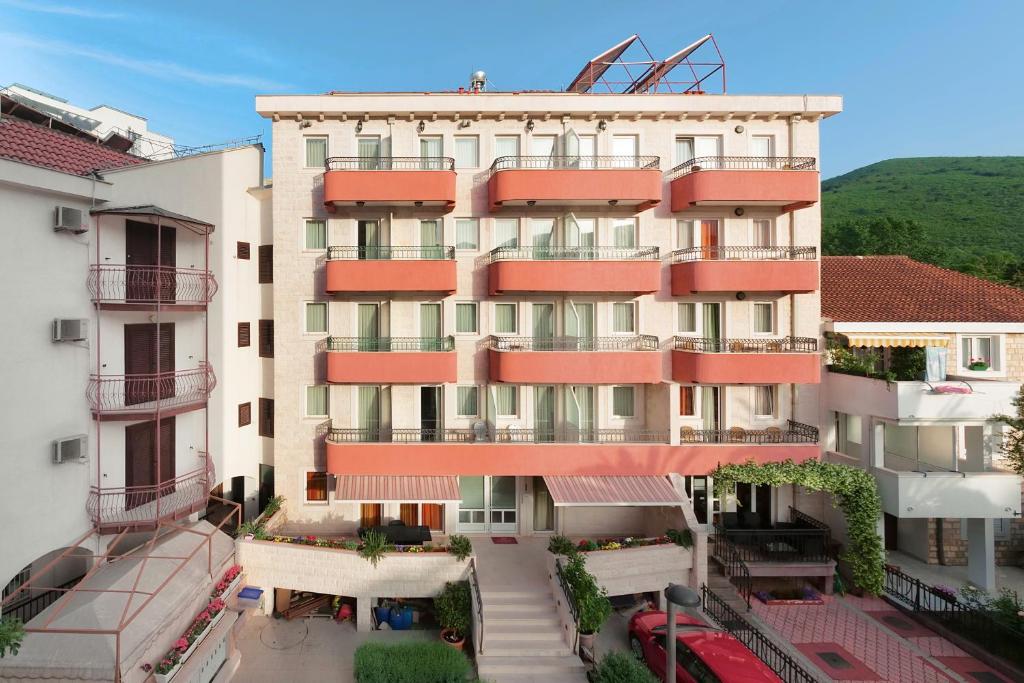 Apartments Ivona — Hotel in Budva