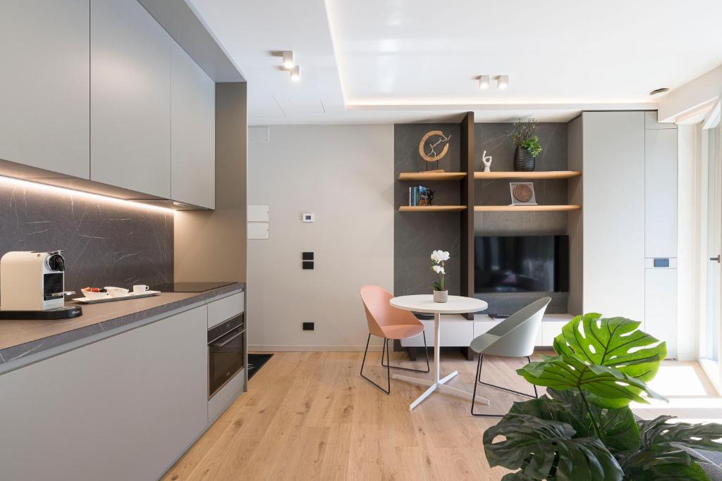 Aera Suites 301-302 by Letstay - 2