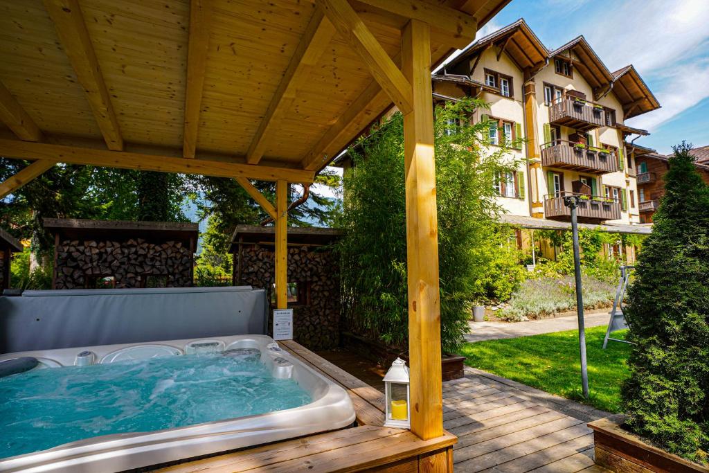 Hot tub, Alpenrose Hotel and Gardens in Wilderswil