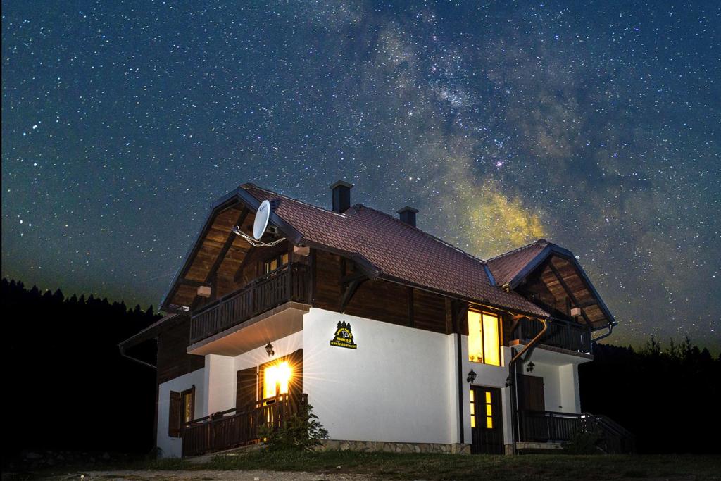 Apartment Tarski konaci — Hotel in Mitrovac