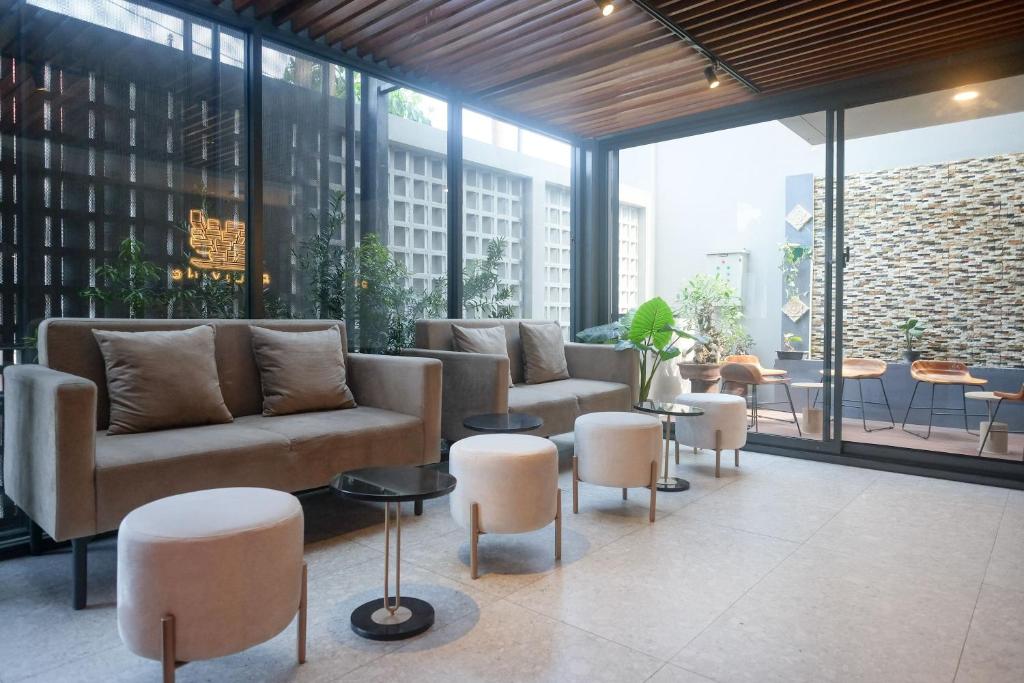 Sans Hotel RG Living Jogja by RedDoorz