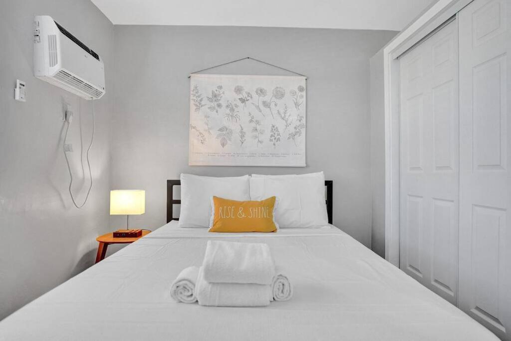 Rustic Retreats Beachy 1BR for 4 guests in the heart of Fort Lauderdale, Fort Lauderdale