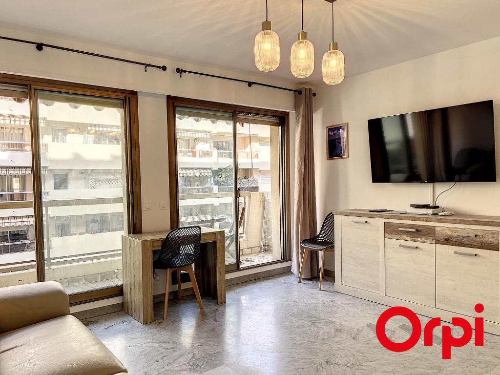 Appartement climatisé avec terrasse, centre-ville de Menton, à deux pas des plages - FR-1-647-24 - 2