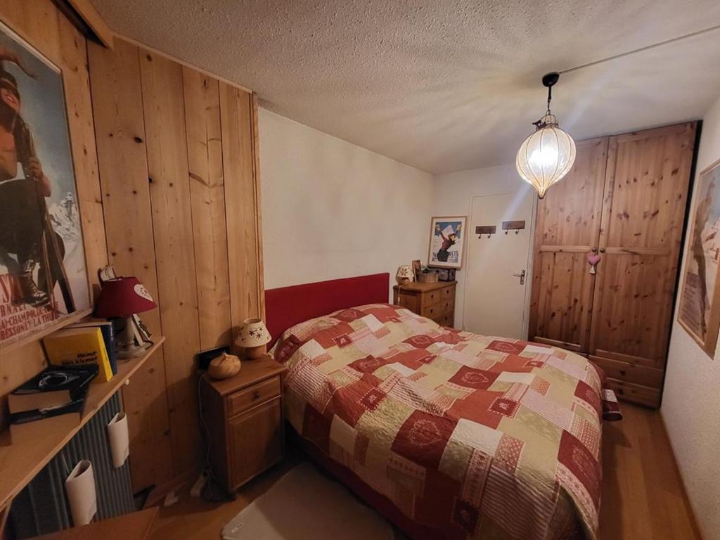Appartement Chaleureux avec Balcon, Parking et Casier à Skis à Montgenèvre - FR-1-266-220 - 2