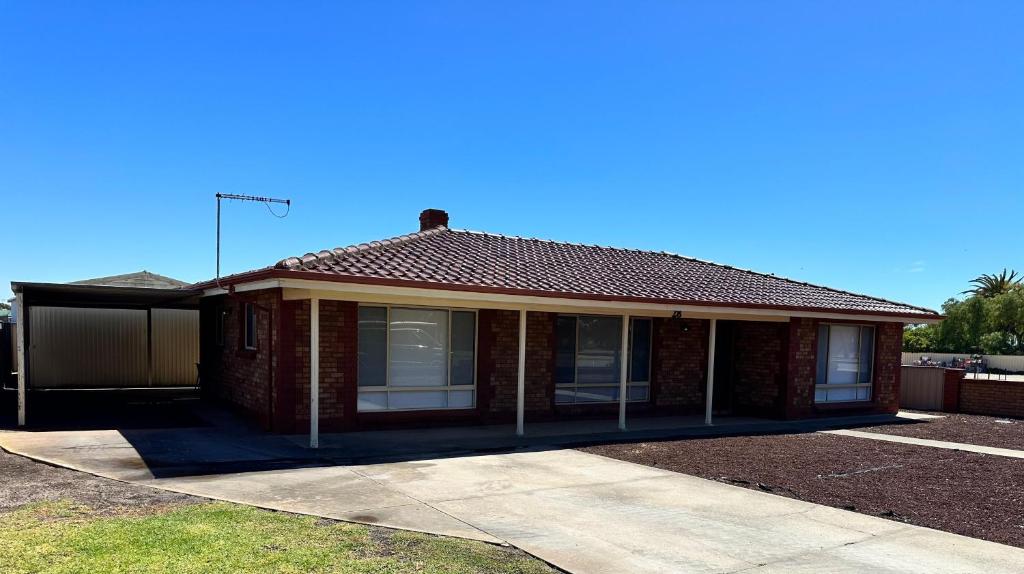 Robertsons Rest, Stansbury