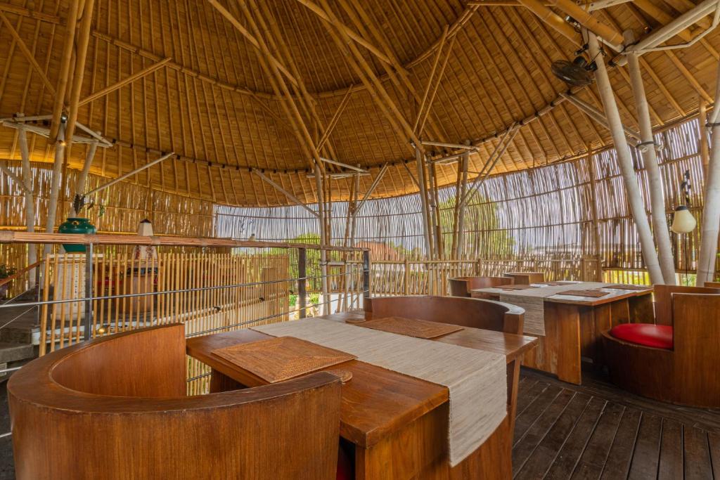 Restaurant, Taman Mesari Luxury Villas-Seminyak in Bali