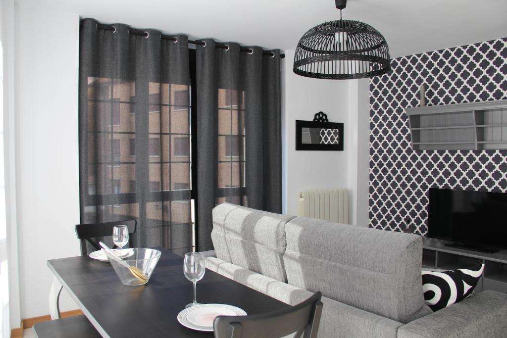 Apartamentos Vino y Camino — Hotel in Najera