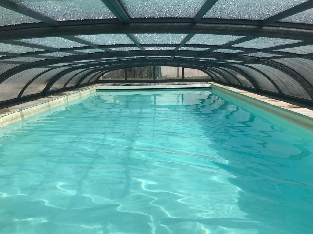 Maison Spacieuse avec Piscine Privée et Jardin à Saint Jean de Monts - FR-1-323-381 - 1