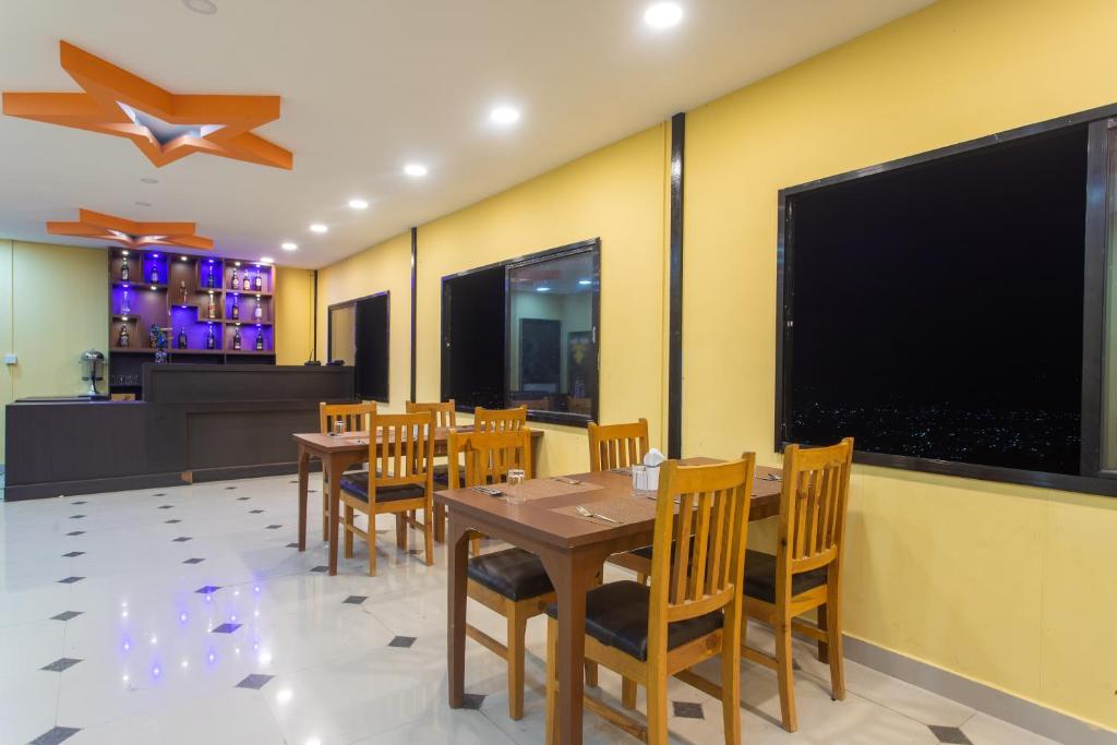 Restaurant, Naikap Village Resort in Kathmandu