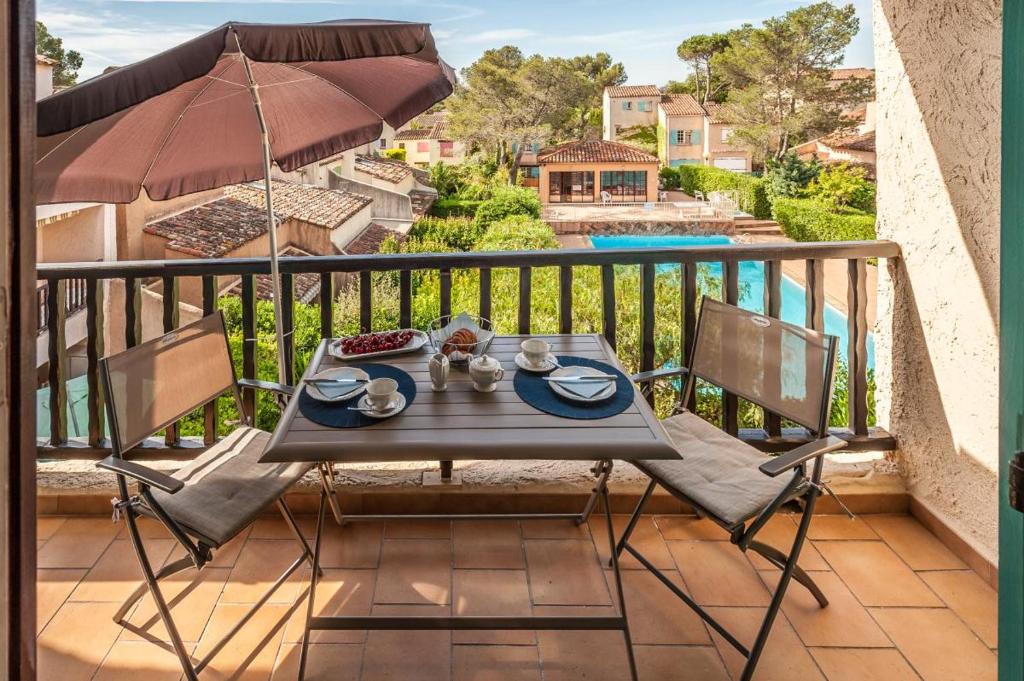 Geschmackvoll eingerichtetes Apartment Le Poisson bleu, 2 Terrassen, Pool, Meerblick, eigener Parkplatz by Riviera HomeLife - 2