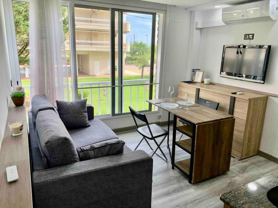 A 5 min de la playa con PISCINA Ideal parejas Relax total ''Bouquet Dream La Pineda'' - 2