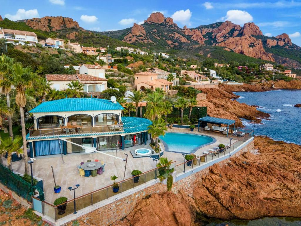 Luxus Villa Corallina - direkt am Meer mit Pool und Jacuzzi by Riviera HomeLife - 3