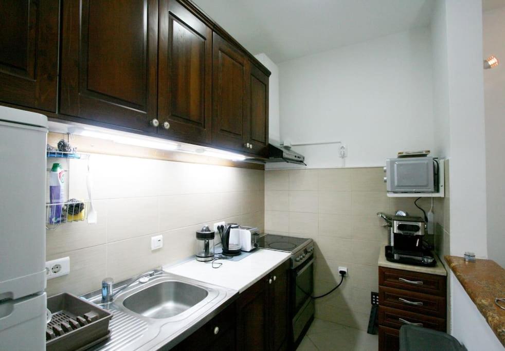 Monet Apartment Belgrade: ideal place for Digital Nomads, Medical Tourists, Wellness - 4