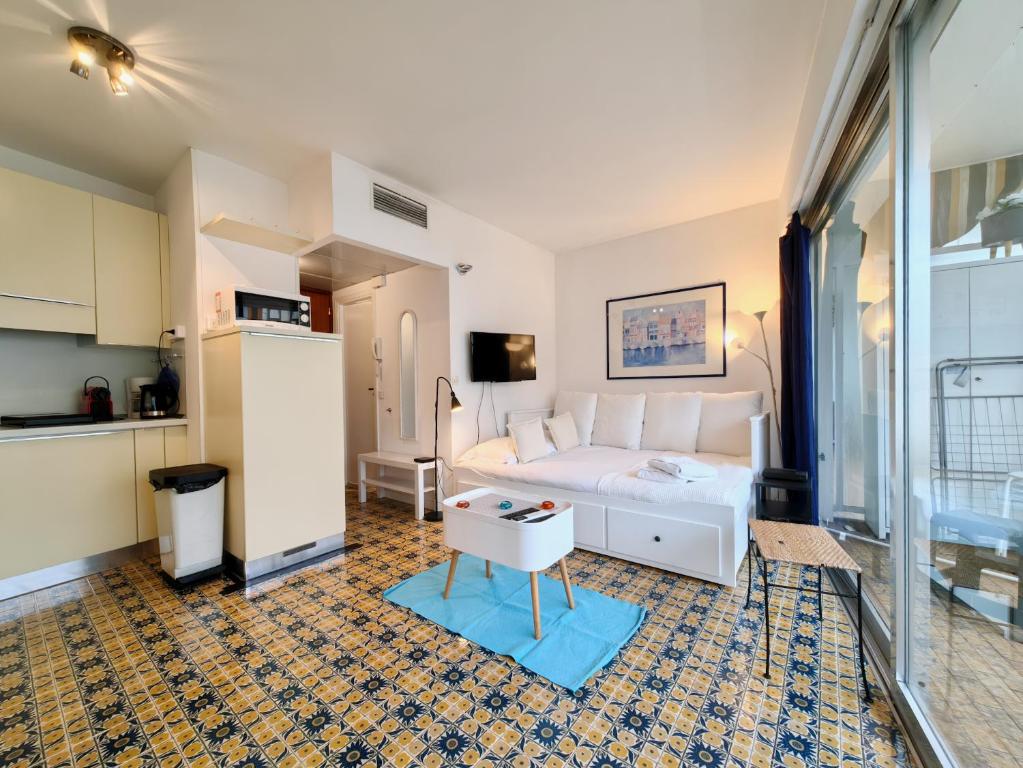 Studio Royal Lux by Booking Guys - 4