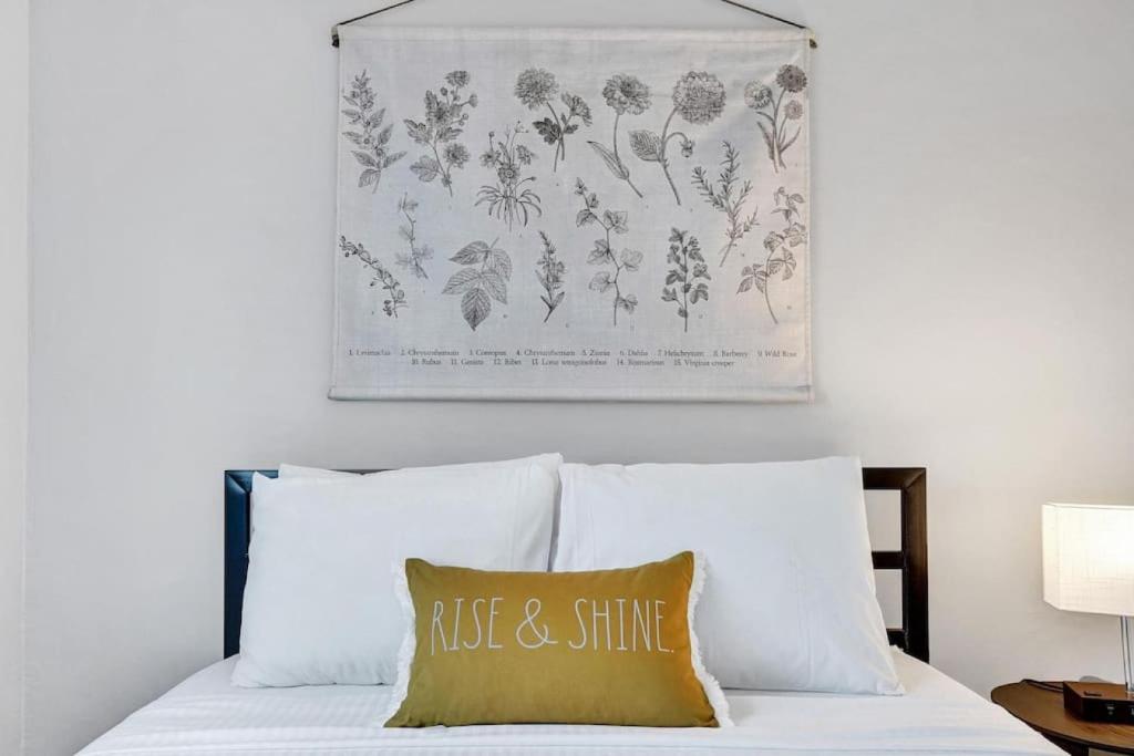 Rustic Retreats Beachy 1BR for 4 guests in the heart of Fort Lauderdale, Fort Lauderdale