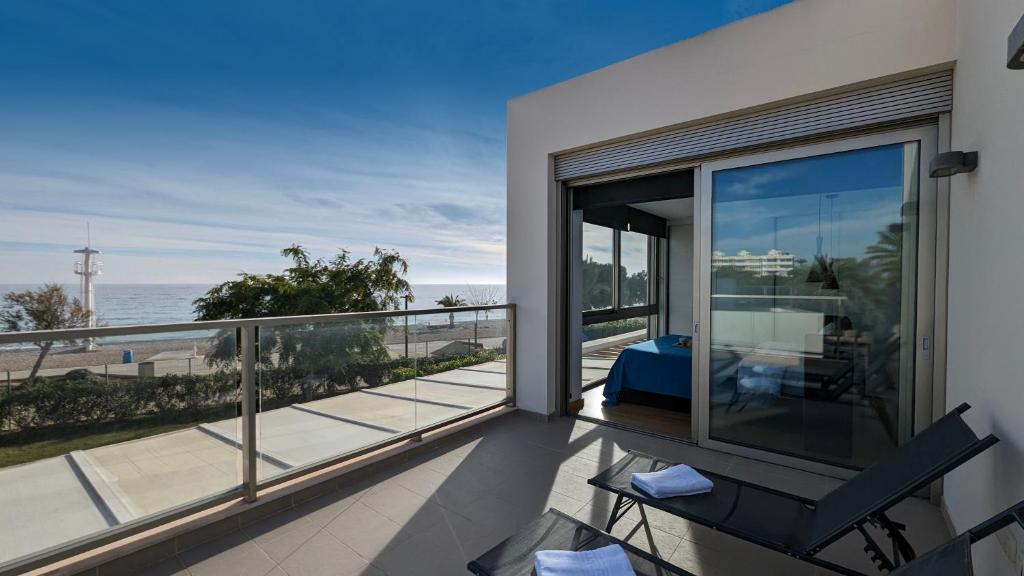 PARADISE beachfront luxury villa - 3