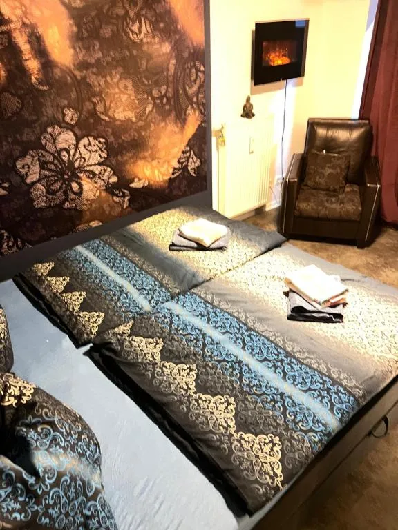 Luxurious Apartment with Sauna, Hotel in Köln