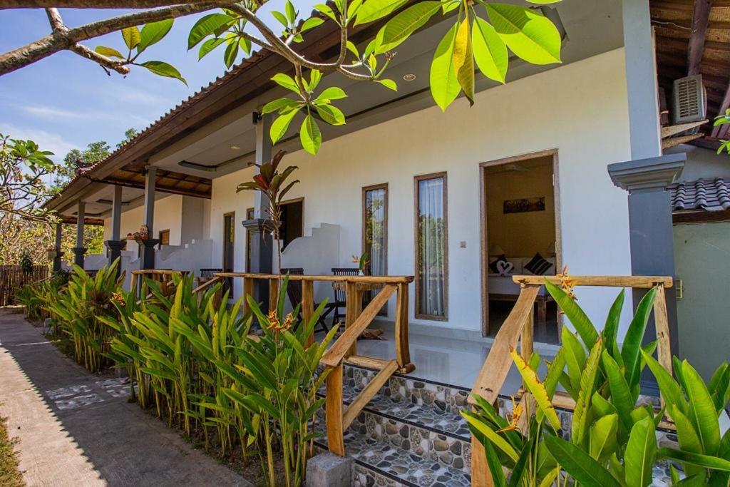 Ceningan Cliff Cottages