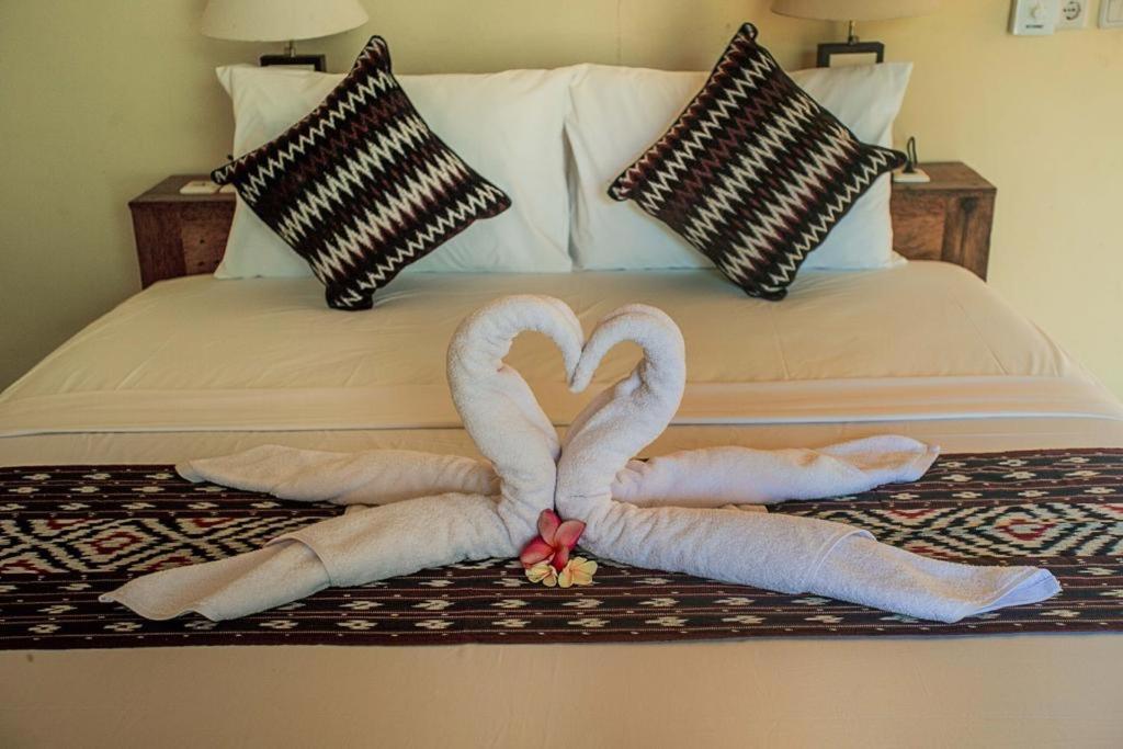 Ceningan Cliff Cottages