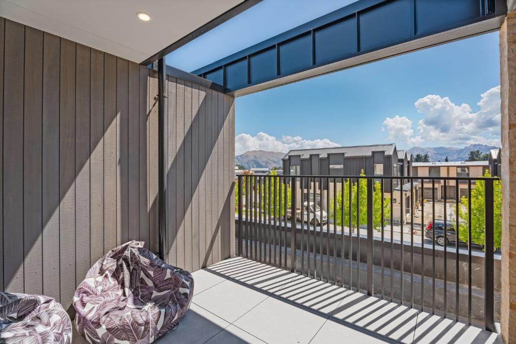 Winton Wonder - Wanaka Holiday Apartment, Wanaka