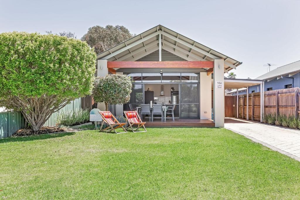 Footsteps By The Bay, Dunsborough
