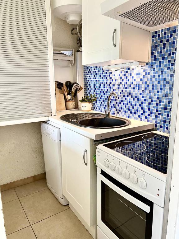 STUDIO CLIMATISE 3 PERSONNES A PROXIMITE IMMEDIATE MER ET PLAGE - 4