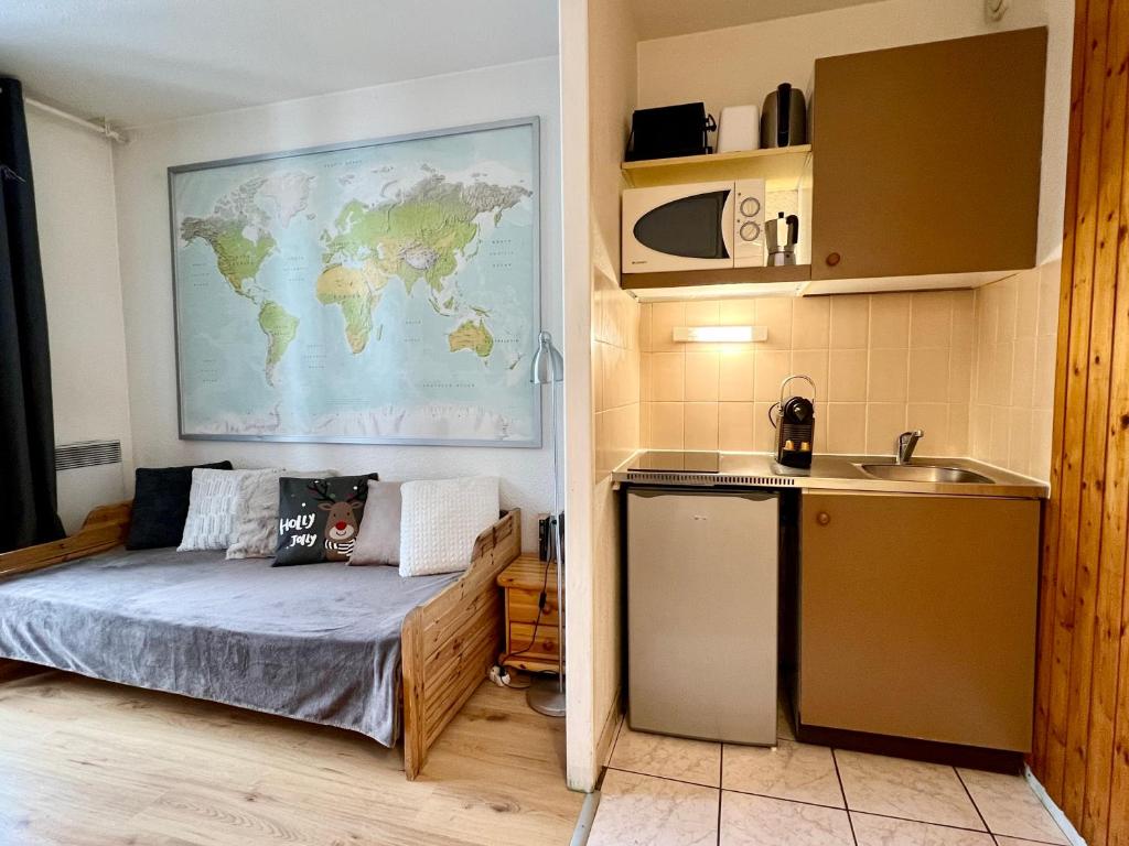 Le Balme Studio WiFi/Parking/Balcony - 4