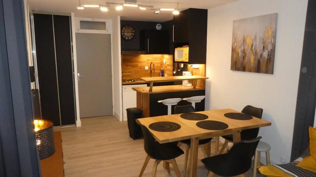 BEL APPARTEMENT RENOVE 6 PERSONNES, 1 CHAMBRE ET GARAGE - 1
