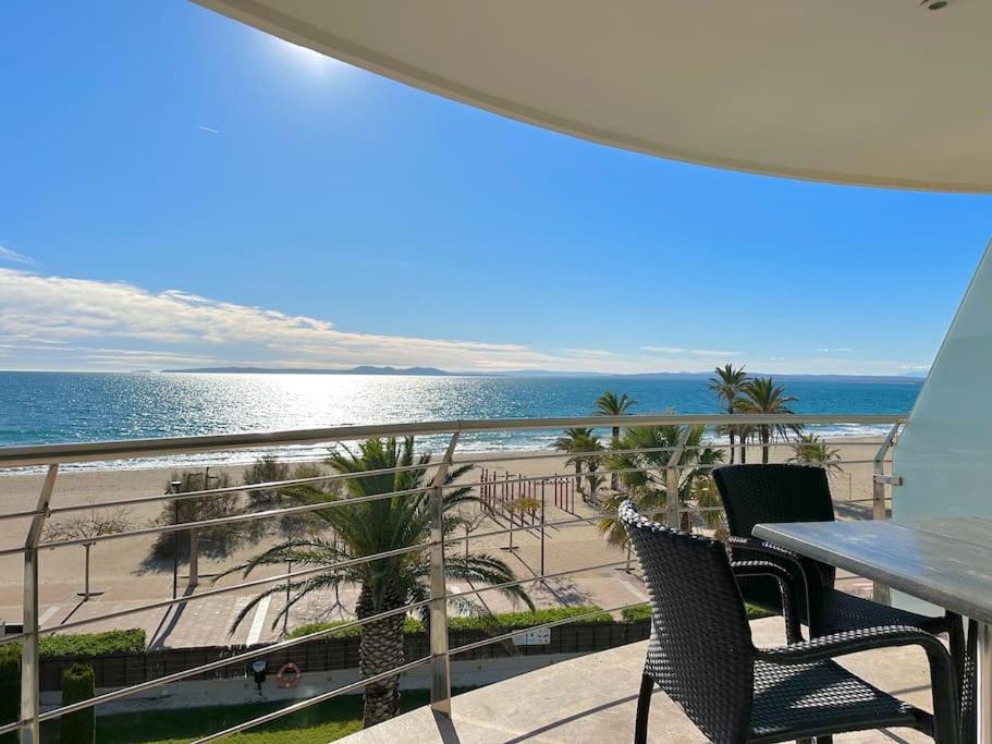 V015 - Marina Park, Roses