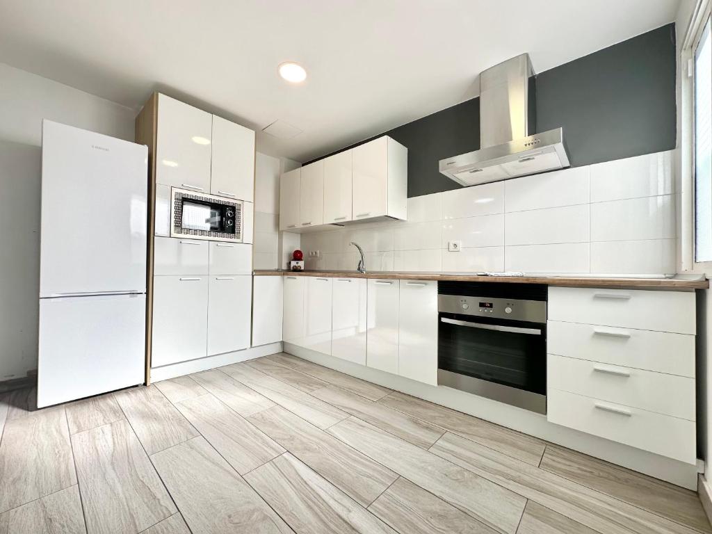 Mango Sorbet súper central, 3 Desks, high speed internet, 3 bedrooms and 2 bathrooms - 2