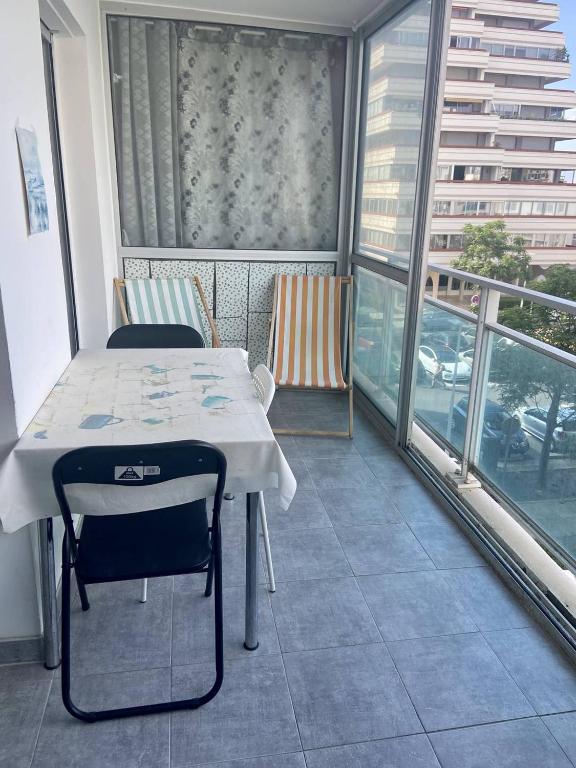 BEL APPARTEMENT P2 - CENTRE VILLE - BORD DE MER - 1