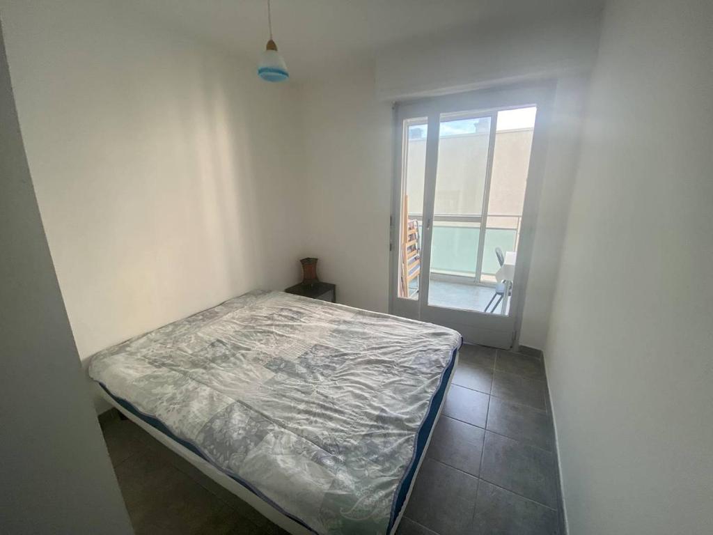 BEL APPARTEMENT P2 - CENTRE VILLE - BORD DE MER - 3
