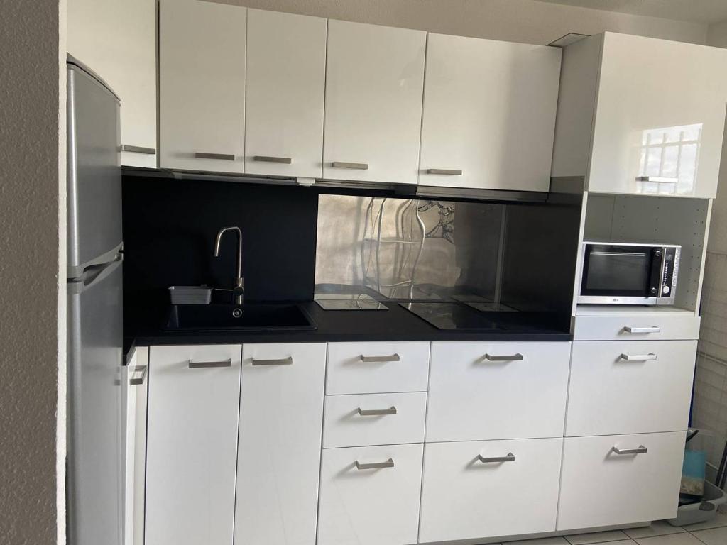 BEAU STUDIO 4 PERSONNES AVEC LOGGIA ET PARKING PRIVATIF - 3