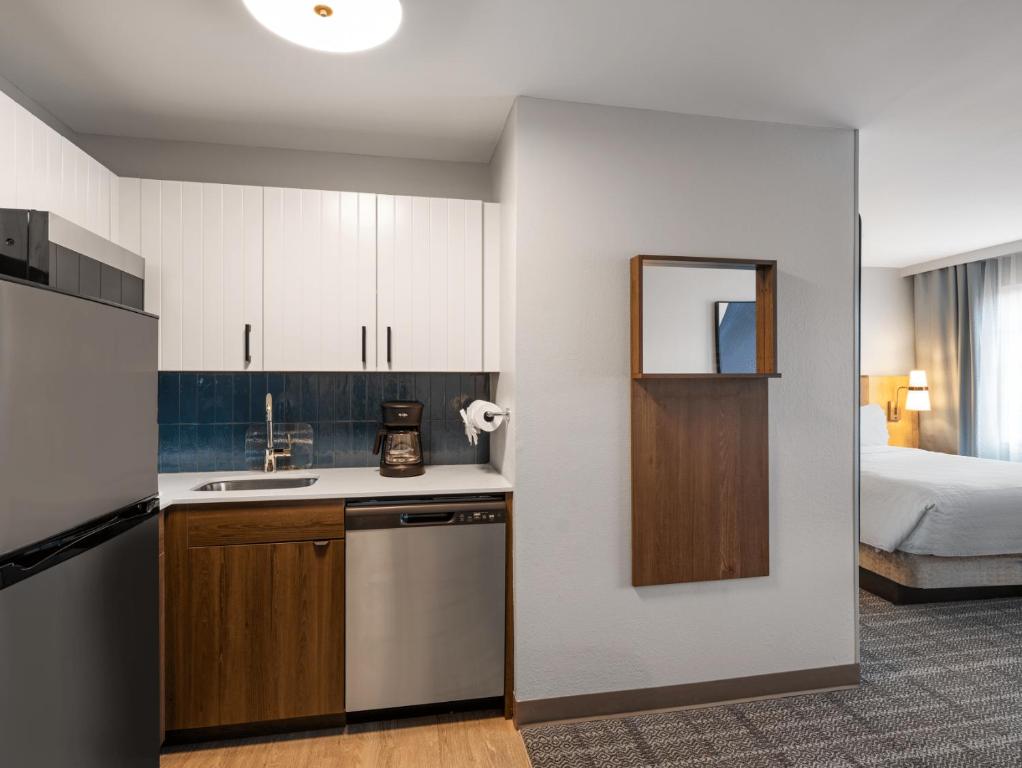 Staybridge Suites Rochester University By IHG キッチン