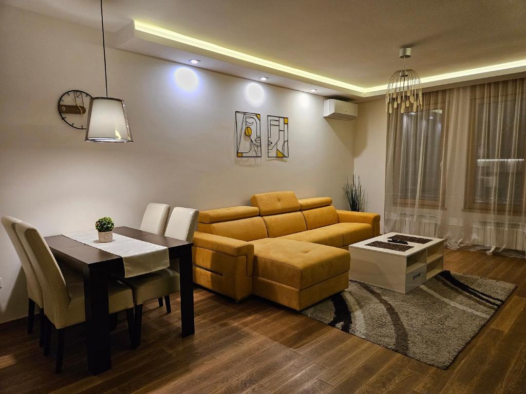 West 65 apartment - 2