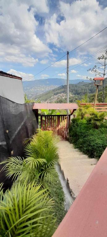 Casita el mirador solo naturaleza, Medellín