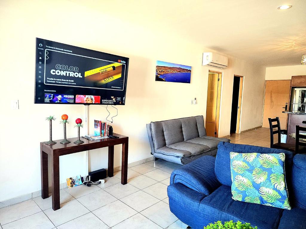 Bahia del tezal 202b: 2BR/2BT Condo, Big pool, 5 minutes walk to Beach! - 4