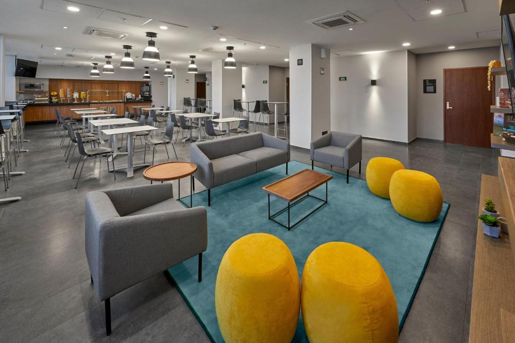 フロント・ロビー