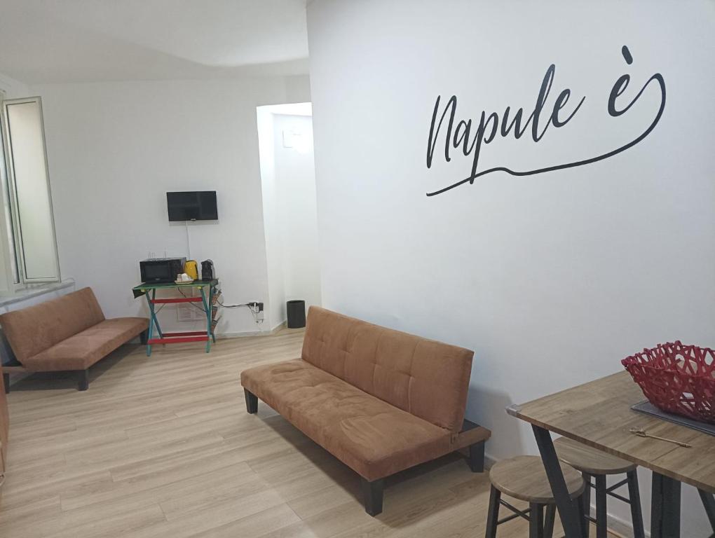 A Casa di Ilaria, Neapol
