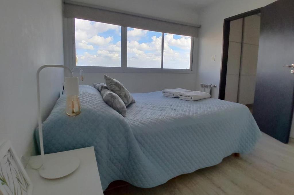 Amplio depto equipado 2 personas Zona Residencial