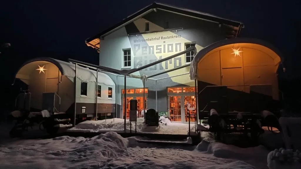 Weltraumbahnhof Rautenkranz - Steampunk Hotel, hotel in Muldenhammer
