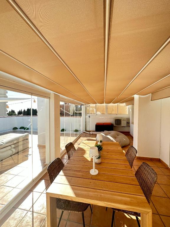 2 bed Penthouse with Sea View - 2