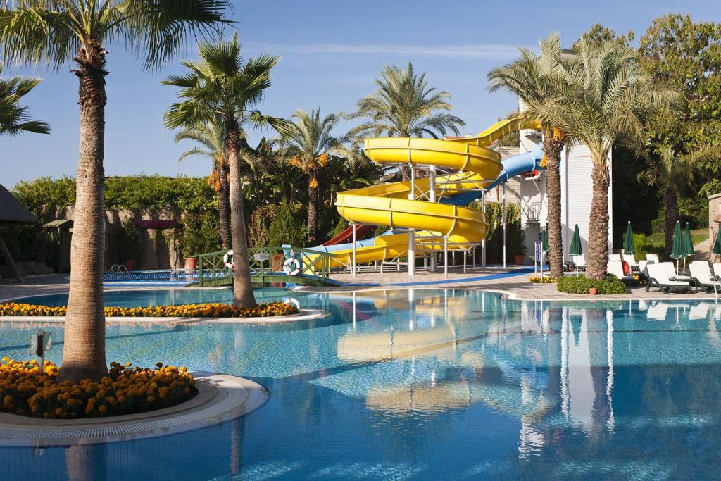 Dobedan Beach Resort Comfort ''Ex Brand Alva Donna Beach Resort Comfort'' — Swimming pool in Side