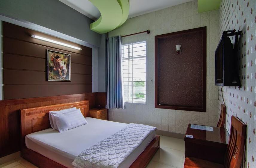 惠恩安酒店 (Huynh Anh Hotel)