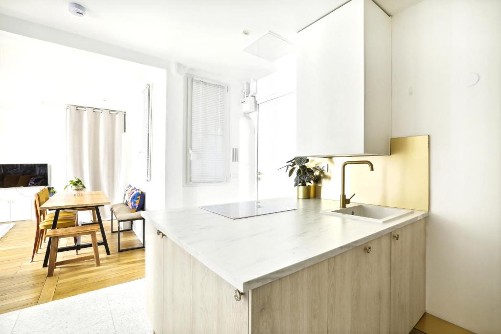Luxury top floor duplex near Le Marais - 5