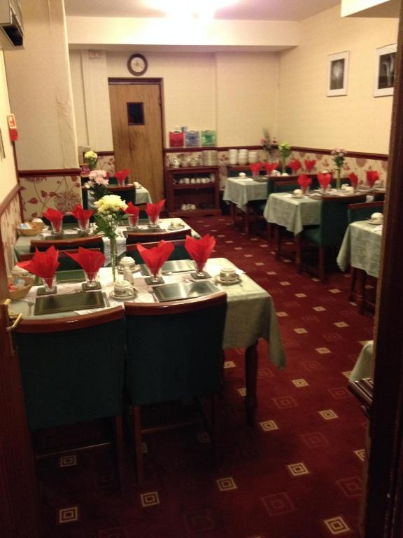 Restaurant, Lyndhurst Hotel in Blackpool