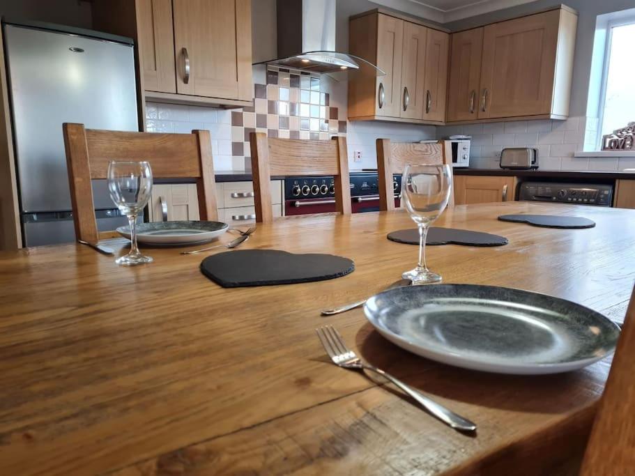 Romantic Rural Cottage with Large Gardens, Llangefni photo 5